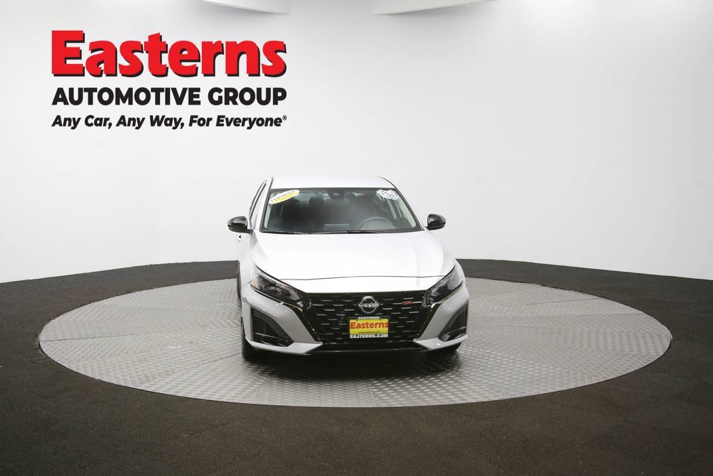 Used 2023 Nissan Altima 2.5 SR FWD image 48