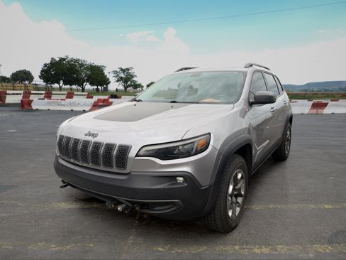 Used 2019 Jeep Cherokee Trailhawk AWD/4WD image 5