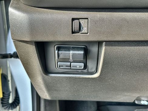 Used 2024 Chevrolet Colorado Z71 w/ Z71 Convenience Package 2 image 18