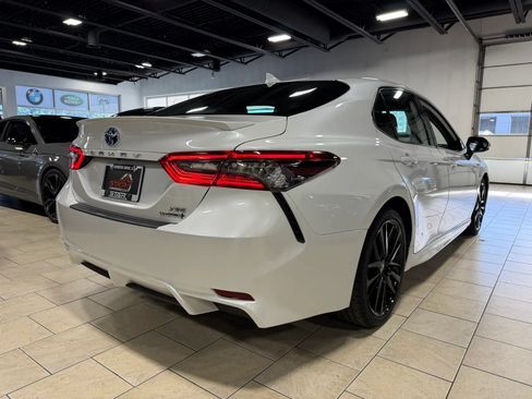 Used 2021 Toyota Camry XSE w/ Navigation Upgrade Package FWD image 6