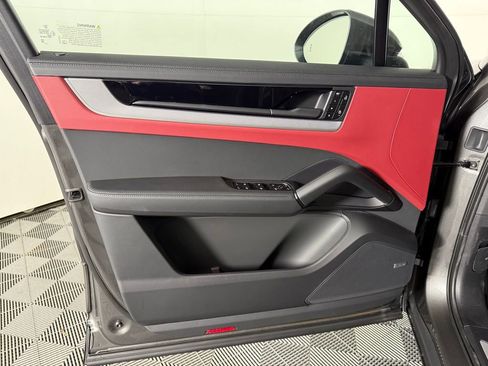 New 2026 Porsche Cayenne Coupe image 25