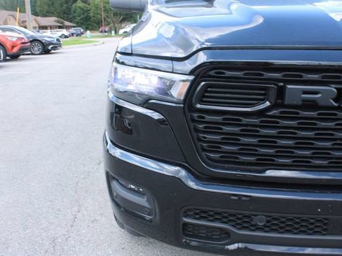 Used 2026 RAM 1500 Express AWD/4WD image 39