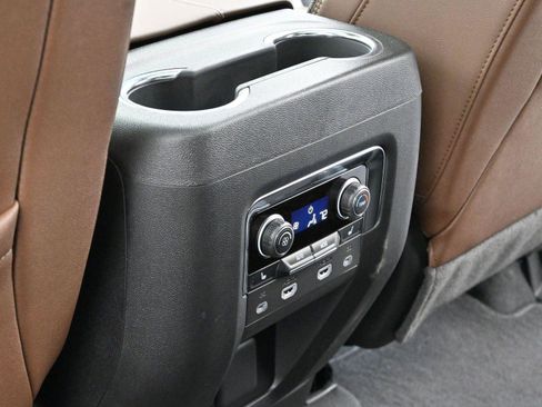 Used 2024 Chevrolet Suburban High Country w/ Advanced Technology Package image 35