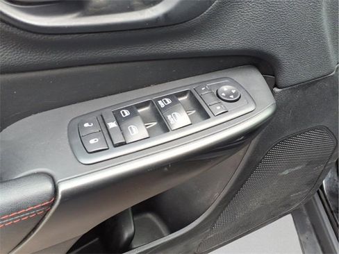 Used 2019 Jeep Cherokee Trailhawk w/ Comfort/Convenience Group image 12