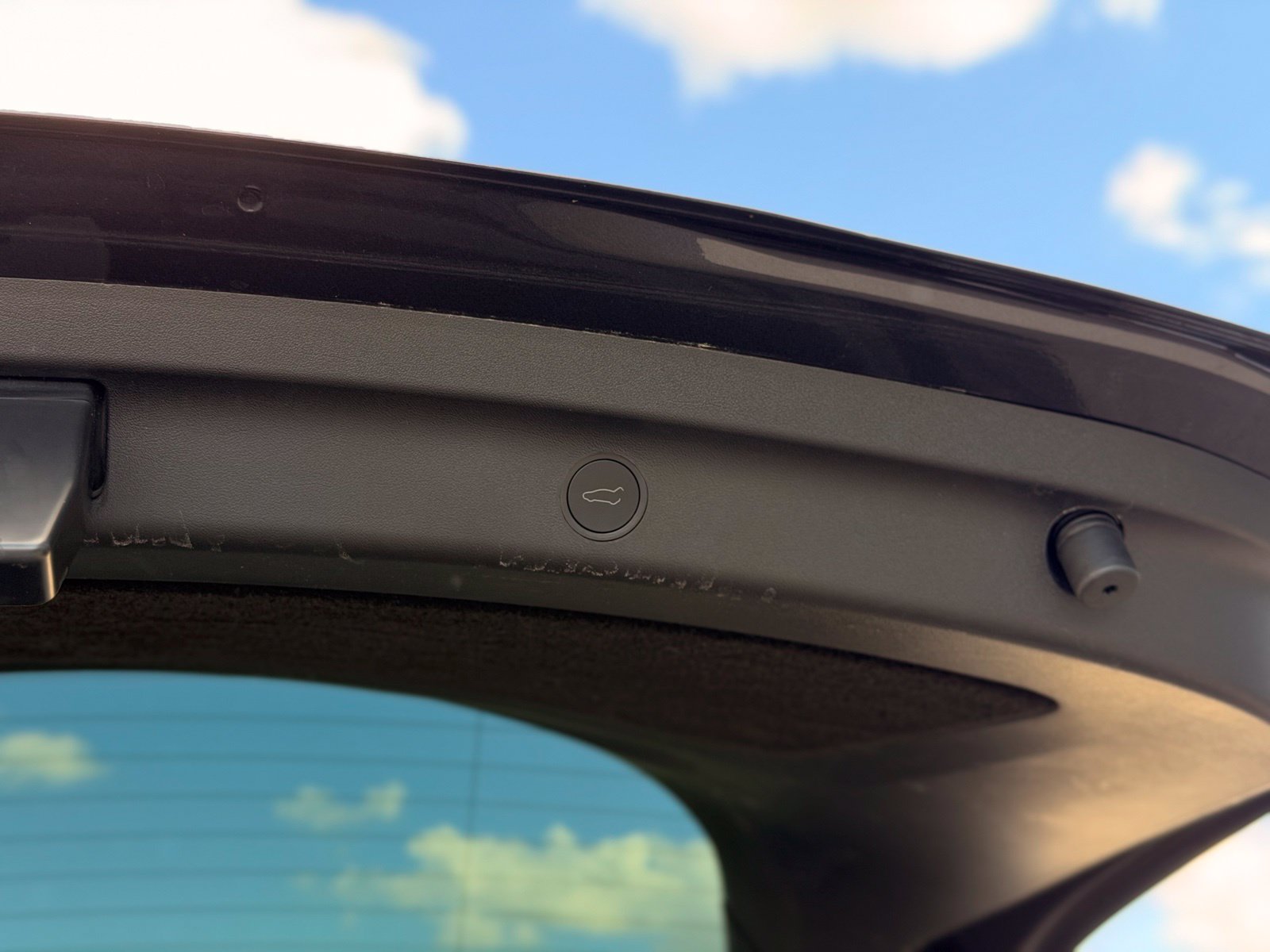 Used 2024 Tesla Model Y Long Range RWD image 21