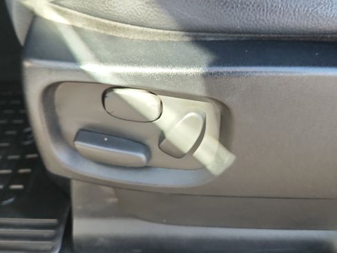 Used 2015 Land Rover LR4 image 10