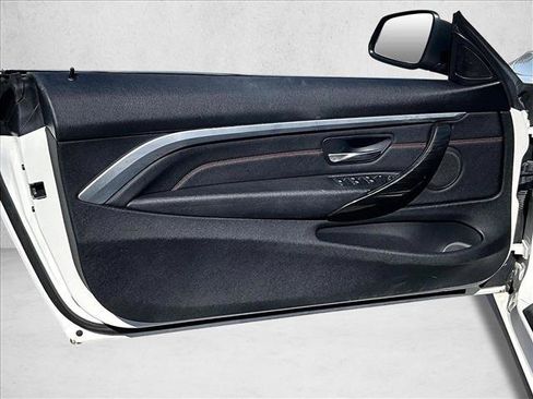 Used 2019 BMW 430i Convertible image 17