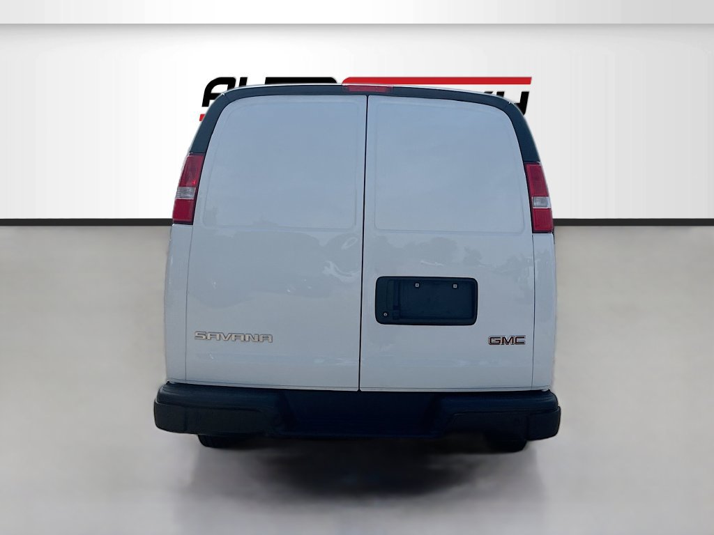 Used 2025 GMC Savana 3500 Extended RWD image 6