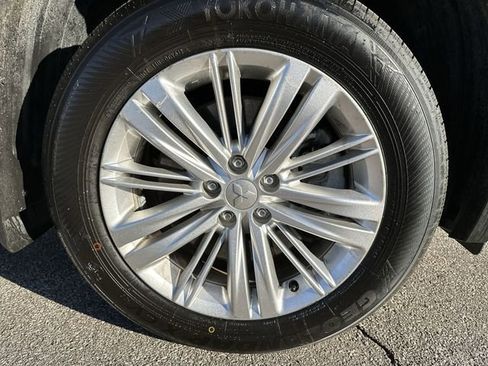 Used 2024 Mitsubishi Outlander ES AWD/4WD image 21