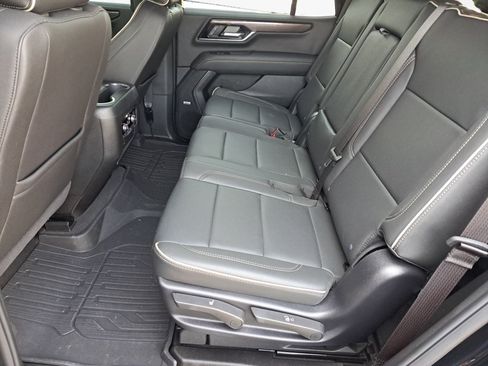 Used 2025 GMC Yukon Elevation AWD/4WD image 12