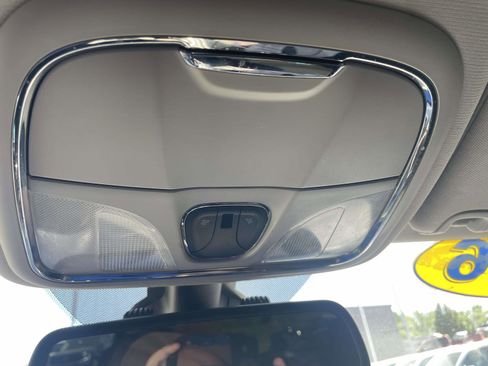 Used 2016 Jeep Cherokee Latitude FWD image 24