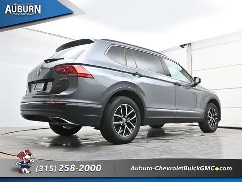 Used 2021 Volkswagen Tiguan SE w/ Panoramic Sunroof Package AWD/4WD image 20