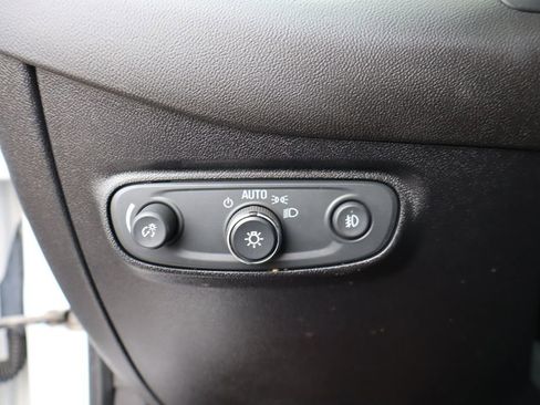 Used 2019 Chevrolet Equinox Premier image 18