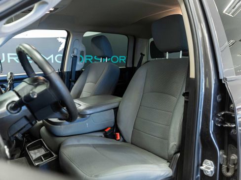 Used 2018 RAM 2500 Tradesman w/ Chrome Appearance Group AWD/4WD image 11