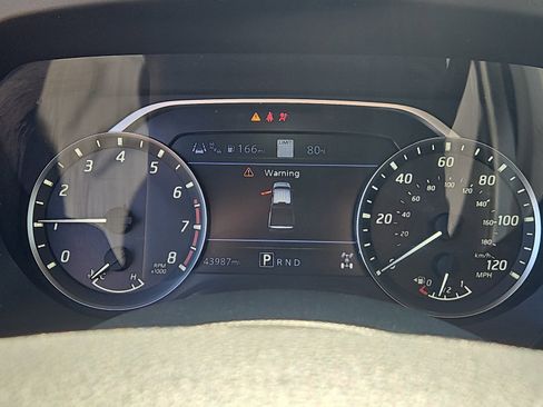 Used 2021 Nissan Titan SV w/ SV Convenience Package image 24