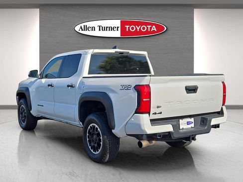 Used 2024 Toyota Tacoma TRD Off-Road AWD/4WD image 7