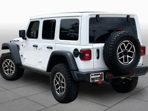 Used 2025 Jeep Wrangler Unlimited Rubicon w/ Convenience Group AWD/4WD image 11