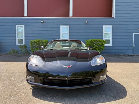 Used 2007 Chevrolet Corvette Coupe w/ Preferred Equipment Group RWD image 8