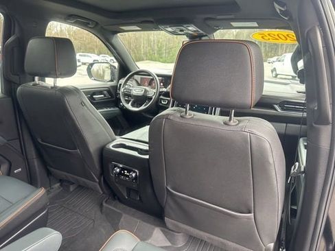 Used 2025 GMC Yukon XL AT4 image 35
