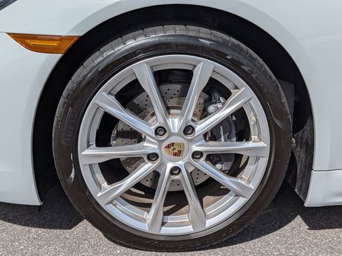 Used 2019 Porsche 718 Boxster RWD image 10