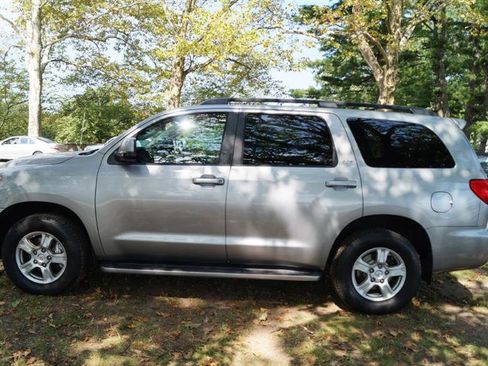 Used 2008 Toyota Sequoia SR5 image 6