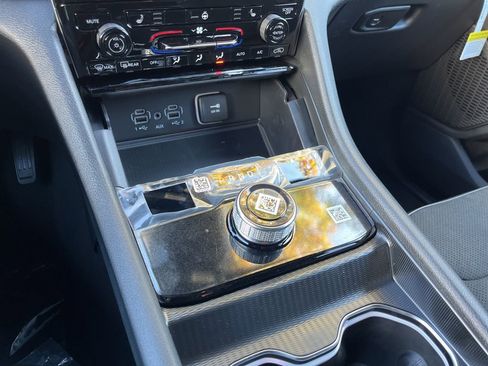 New 2025 Jeep Grand Cherokee L Altitude image 36