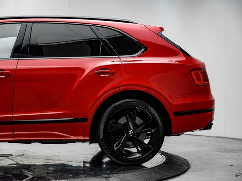 Used 2019 Bentley Bentayga image 7