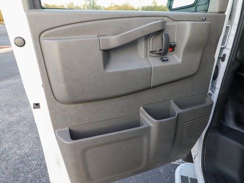 Used 2024 GMC Savana 2500 w/ Driver Convenience Package image 13