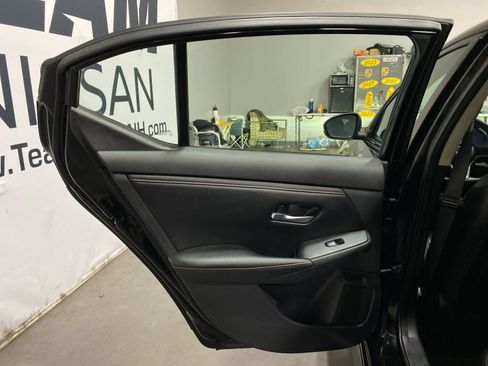 Used 2021 Nissan Sentra SR w/ SR Premium Package image 22