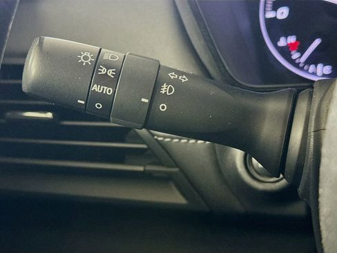 Used 2022 Subaru Outback Premium image 12