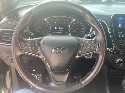 Used 2022 Chevrolet Equinox RS w/ Infotainment Package image 9