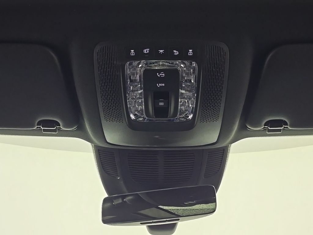 Used 2025 Mercedes-Benz GLS 450 4MATIC image 27