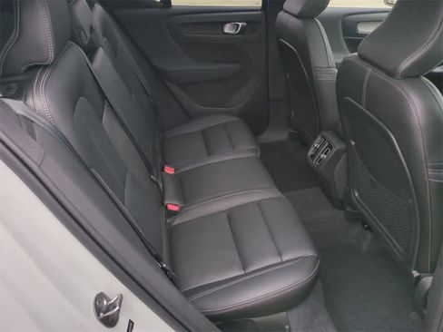 Used 2023 Volvo XC40 B5 Ultimate w/ Protection Package Premier image 13