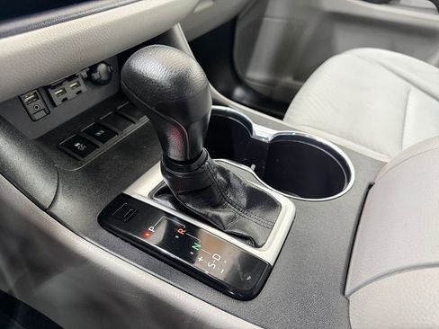 Used 2019 Toyota Highlander LE FWD image 15