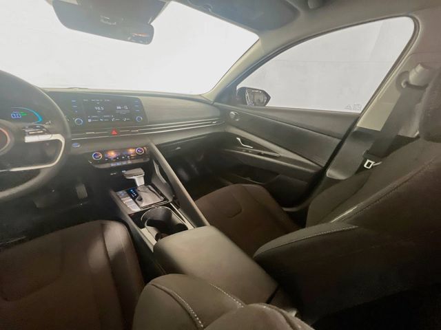 Used 2025 Hyundai Elantra Hybrid FWD image 19