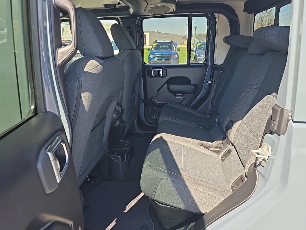 New 2026 Jeep Gladiator Sport AWD/4WD image 19