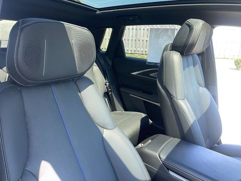 Certified 2024 Cadillac Lyriq Luxury AWD/4WD image 42