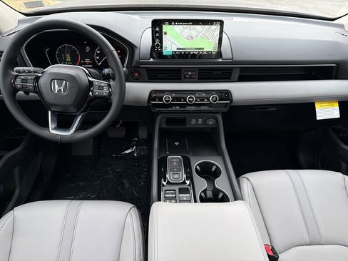 New 2025 Honda Pilot Touring image 20