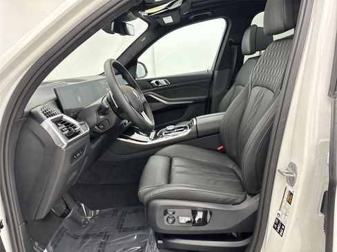Used 2024 BMW X5 xDrive40i w/ Premium Package image 25
