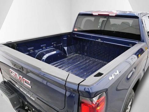 Used 2023 GMC Sierra 1500 SLT image 27