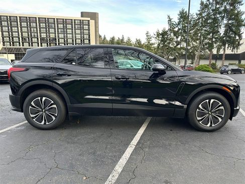 New 2025 Chevrolet Blazer EV LT image 6