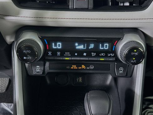 Used 2024 Toyota RAV4 XLE w/ Convenience Package FWD image 22