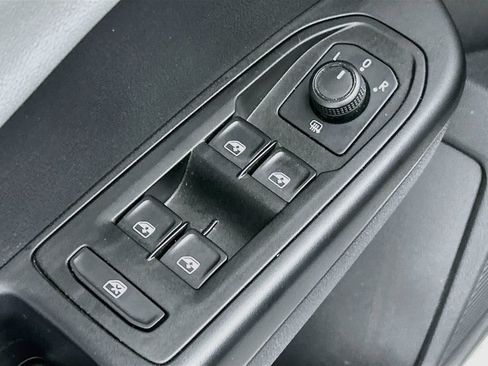 Used 2022 Volkswagen Taos SE FWD image 21