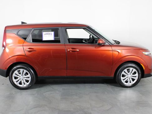 Used 2020 Kia Soul LX image 13