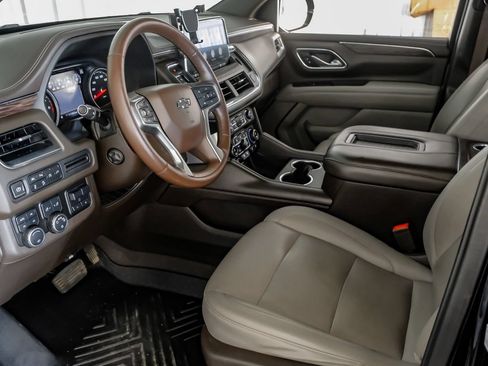 Used 2021 Chevrolet Suburban Z71 w/ Z71 Off-Road Package AWD/4WD image 14