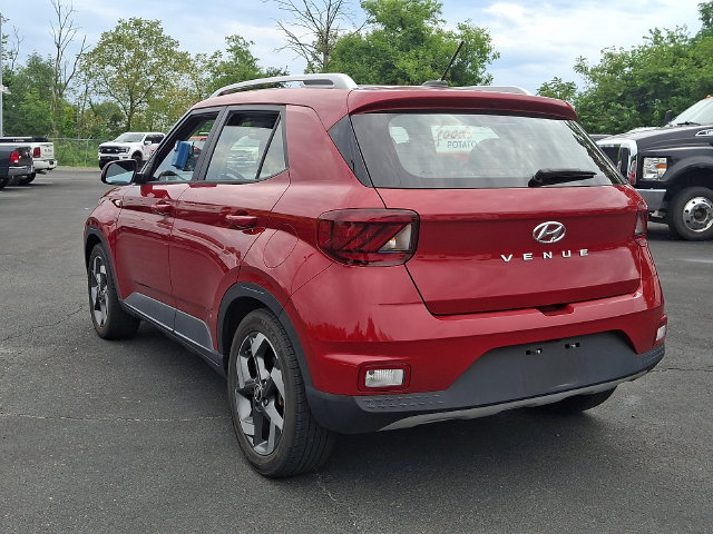 Used 2023 Hyundai Venue Limited FWD image 10