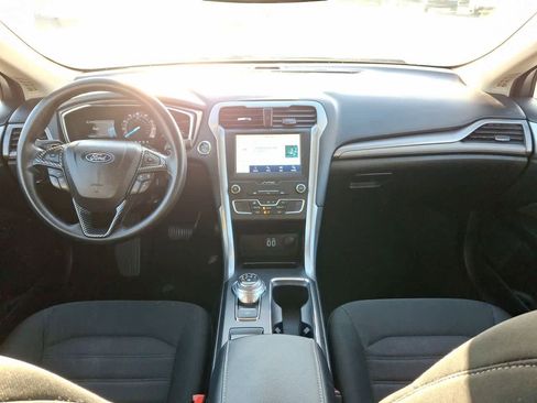 Used 2019 Ford Fusion SE image 10