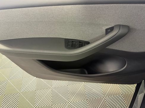 Used 2026 Tesla Model Y 2WD image 19