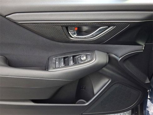 Used 2025 Subaru Outback Premium image 12