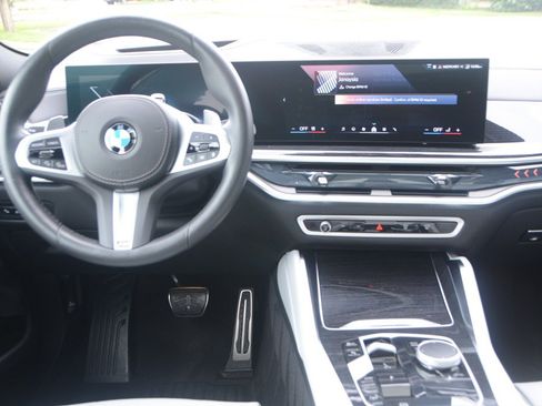 Used 2026 BMW X6 xDrive40i AWD/4WD image 18